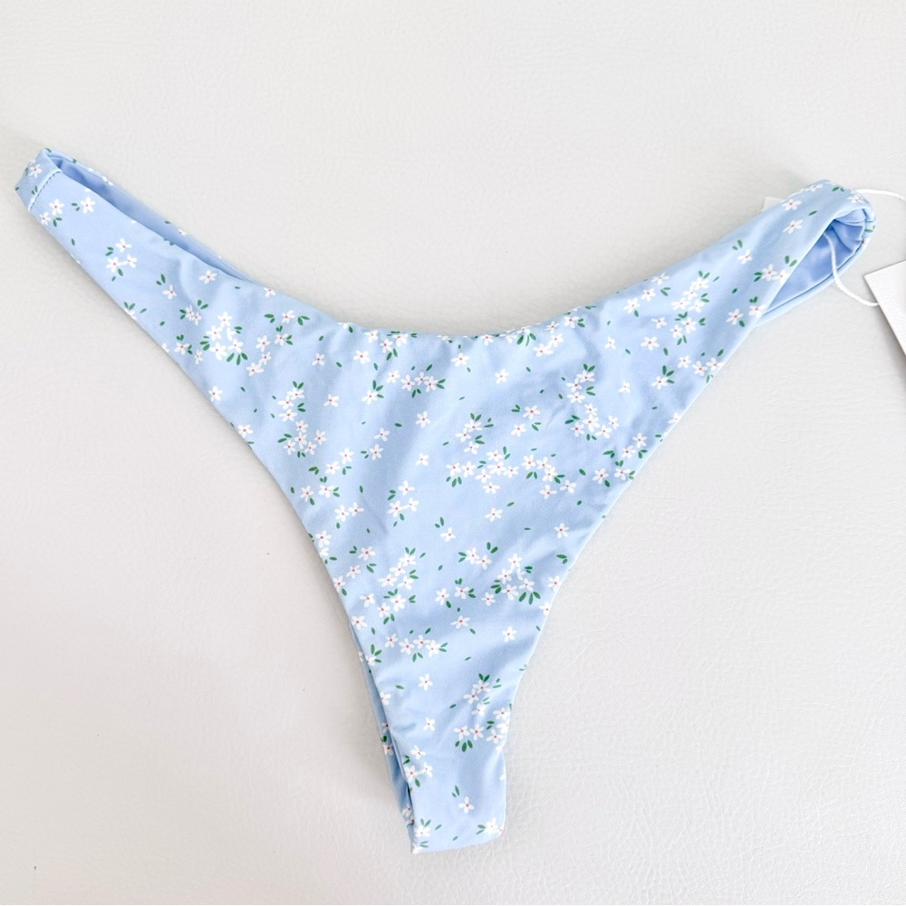❤️ Dippin’ Daisy’s Thong Bikini Bottom ❤️